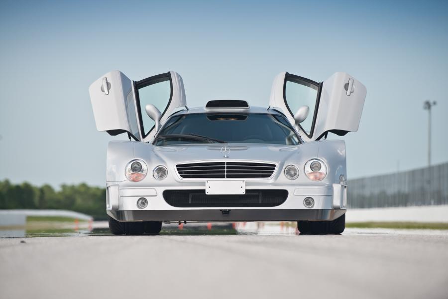  Mercedes-Benz CLK GTR 1998 года  (фото 2 из 33)